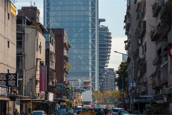 科技巨头齐跌之际金价大爆发! 市场避险买盘蜂拥而至 杰克逊霍尔前夕黄金重拾涨势